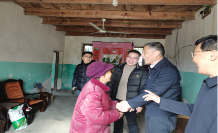 市人大带队赴新华乡开展乡村振兴暨平安建设工作调研